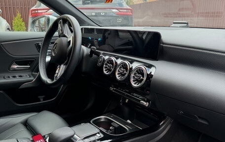 Mercedes-Benz A-Класс, 2021 год, 3 650 000 рублей, 6 фотография