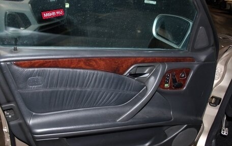 Mercedes-Benz E-Класс, 2001 год, 950 000 рублей, 9 фотография