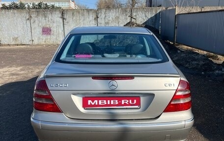 Mercedes-Benz E-Класс, 2003 год, 820 000 рублей, 4 фотография