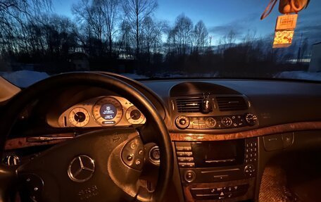 Mercedes-Benz E-Класс, 2003 год, 820 000 рублей, 9 фотография