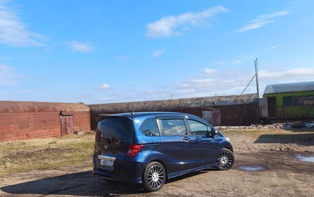 Honda Freed I, 2009 год, 1 050 000 рублей, 30 фотография