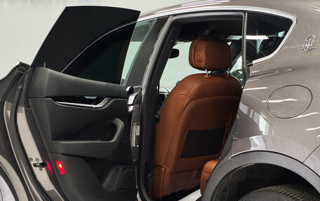 Maserati Levante I, 2018 год, 3 700 000 рублей, 21 фотография