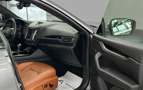 Maserati Levante I, 2018 год, 3 700 000 рублей, 26 фотография