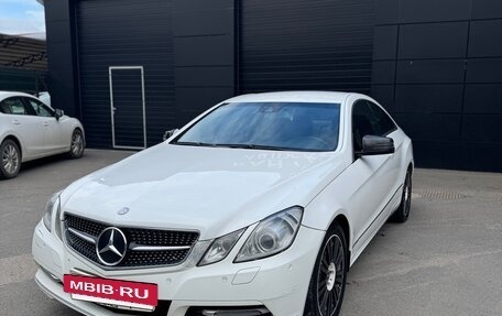 Mercedes-Benz E-Класс, 2013 год, 1 290 000 рублей, 2 фотография