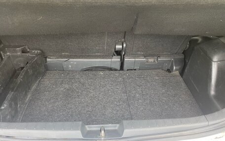 Toyota Yaris III рестайлинг, 2008 год, 220 000 рублей, 12 фотография