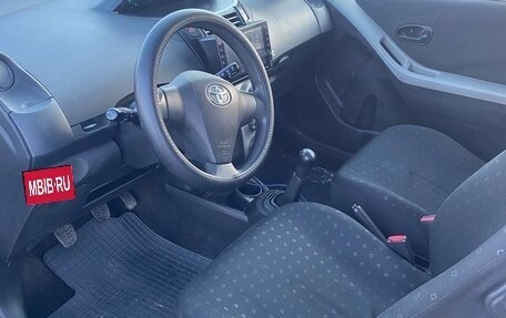 Toyota Yaris III рестайлинг, 2008 год, 220 000 рублей, 9 фотография