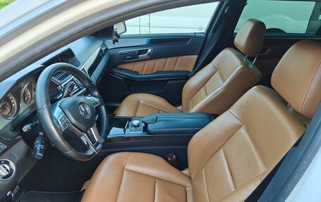 Mercedes-Benz E-Класс, 2012 год, 1 800 000 рублей, 4 фотография