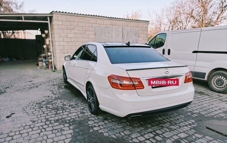 Mercedes-Benz E-Класс, 2012 год, 1 800 000 рублей, 3 фотография