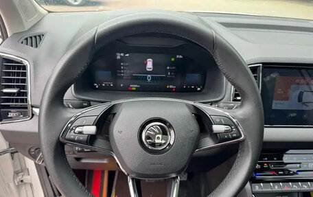 Skoda Karoq I, 2022 год, 1 870 000 рублей, 9 фотография