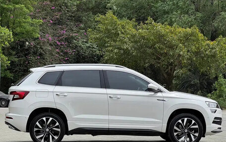 Skoda Karoq I, 2022 год, 1 870 000 рублей, 4 фотография