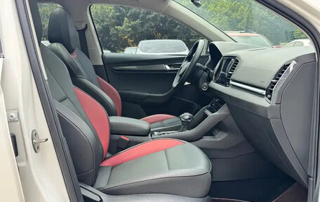 Skoda Karoq I, 2022 год, 1 870 000 рублей, 13 фотография