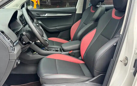 Skoda Karoq I, 2022 год, 1 870 000 рублей, 12 фотография