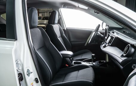 Toyota RAV4, 2017 год, 2 490 000 рублей, 8 фотография