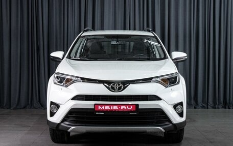 Toyota RAV4, 2017 год, 2 490 000 рублей, 3 фотография