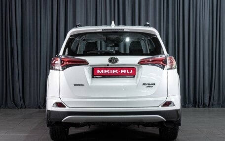 Toyota RAV4, 2017 год, 2 490 000 рублей, 4 фотография