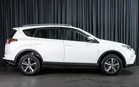 Toyota RAV4, 2017 год, 2 490 000 рублей, 5 фотография