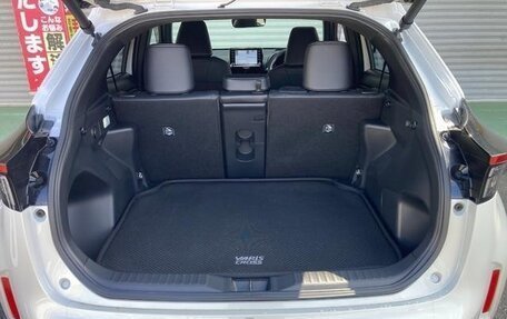 Toyota Yaris Cross, 2023 год, 1 890 099 рублей, 23 фотография