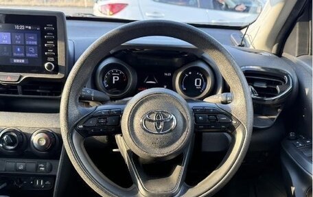 Toyota Yaris Cross, 2023 год, 1 589 099 рублей, 10 фотография