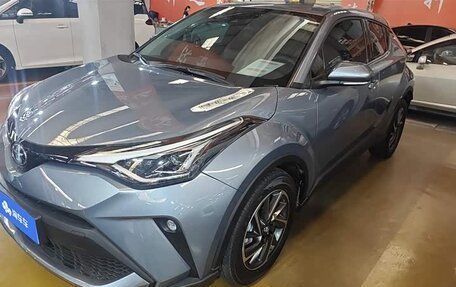 Toyota C-HR I рестайлинг, 2022 год, 1 720 000 рублей, 2 фотография