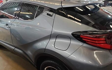 Toyota C-HR I рестайлинг, 2022 год, 1 720 000 рублей, 6 фотография