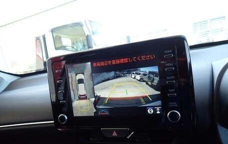 Toyota Yaris Cross, 2023 год, 1 750 099 рублей, 19 фотография