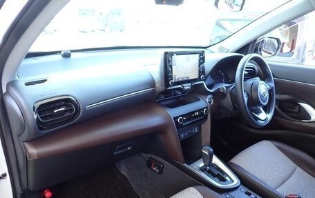 Toyota Yaris Cross, 2023 год, 1 750 099 рублей, 12 фотография