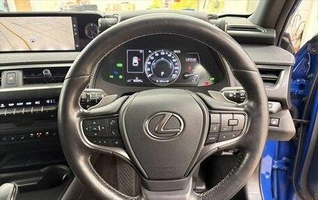 Lexus UX I, 2022 год, 1 866 000 рублей, 10 фотография