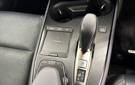 Lexus UX I, 2022 год, 1 866 000 рублей, 19 фотография
