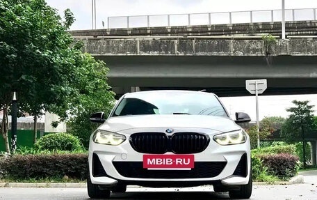 BMW 1 серия, 2022 год, 1 749 003 рублей, 2 фотография