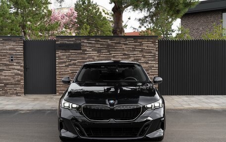 BMW 5 серия, 2025 год, 7 000 000 рублей, 3 фотография