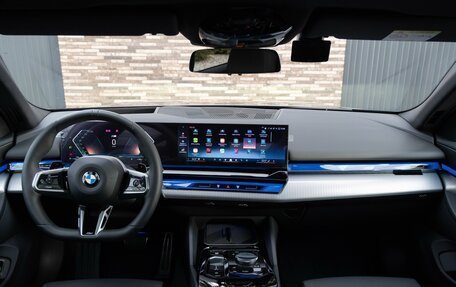 BMW 5 серия, 2025 год, 7 000 000 рублей, 16 фотография