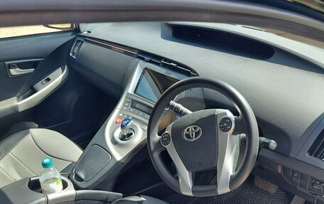 Toyota Prius, 2015 год, 1 200 000 рублей, 9 фотография