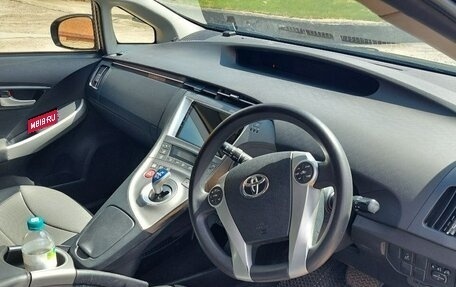 Toyota Prius, 2015 год, 1 200 000 рублей, 2 фотография