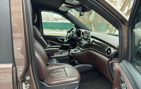 Mercedes-Benz V-Класс, 2017 год, 3 600 000 рублей, 3 фотография