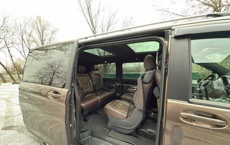 Mercedes-Benz V-Класс, 2017 год, 3 600 000 рублей, 5 фотография