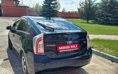 Toyota Prius, 2015 год, 1 200 000 рублей, 3 фотография