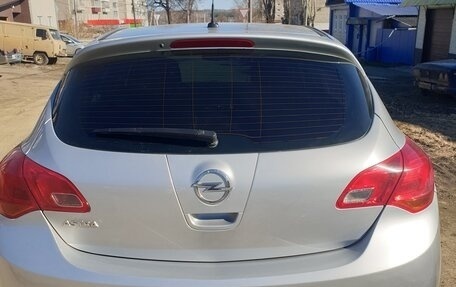 Opel Astra J, 2013 год, 740 000 рублей, 3 фотография