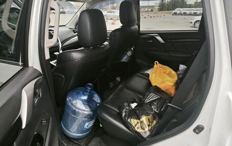 Mitsubishi Pajero Sport III рестайлинг, 2016 год, 3 000 000 рублей, 5 фотография