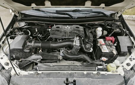 Mitsubishi Pajero Sport III рестайлинг, 2016 год, 3 000 000 рублей, 13 фотография