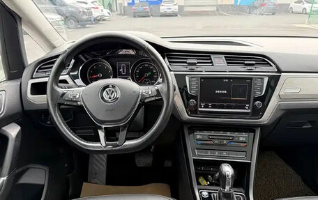 Volkswagen Touran III, 2022 год, 1 749 003 рублей, 13 фотография