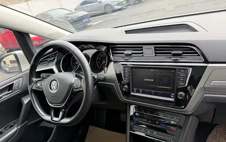 Volkswagen Touran III, 2022 год, 1 749 003 рублей, 14 фотография