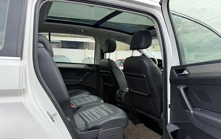 Volkswagen Touran III, 2022 год, 1 749 003 рублей, 24 фотография