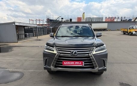 Lexus LX III, 2017 год, 5 800 000 рублей, 5 фотография