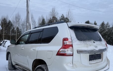 Toyota Land Cruiser Prado 150 рестайлинг 2, 2017 год, 3 318 000 рублей, 7 фотография