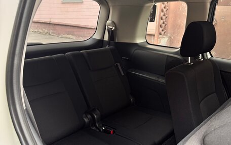 Toyota ISis I, 2012 год, 1 350 000 рублей, 4 фотография