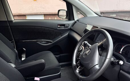 Toyota ISis I, 2012 год, 1 350 000 рублей, 2 фотография