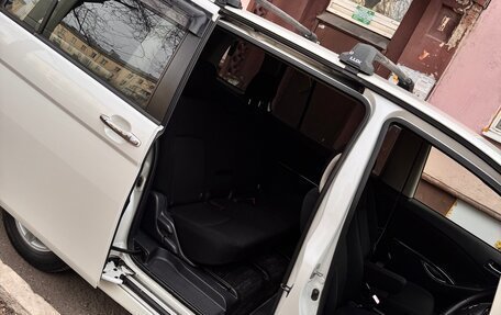 Toyota ISis I, 2012 год, 1 350 000 рублей, 3 фотография