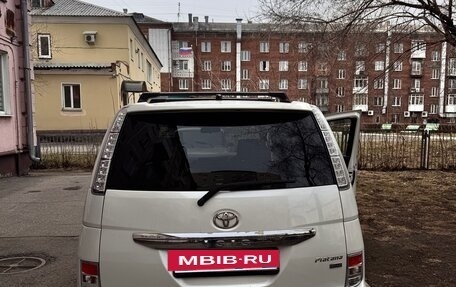 Toyota ISis I, 2012 год, 1 350 000 рублей, 6 фотография