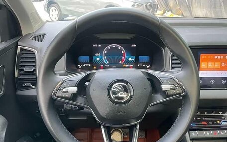 Skoda Karoq I, 2023 год, 2 360 000 рублей, 3 фотография