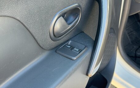 Renault Logan II, 2020 год, 800 000 рублей, 25 фотография